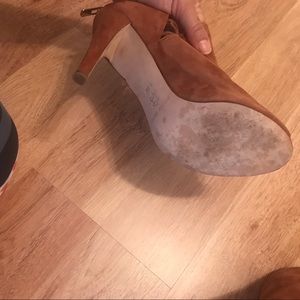 Antonio Melani suede peep toe.